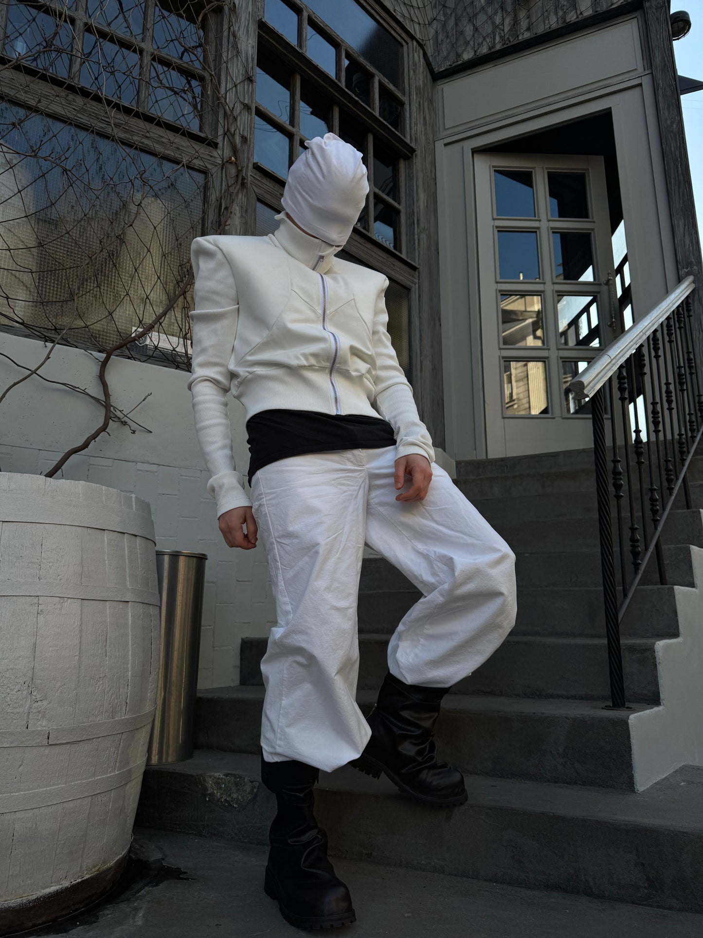'AXIS' JACKET / WHITE